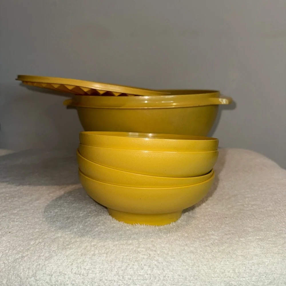 Vintage Tupperware Yellow Food Storage Bowl and 4 small bowls